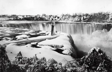 Chutes du Niagara sous la neige, vers 1850-70